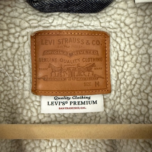 Black Levi’s Denim Sherpa Jacket - Picture 3 of 3